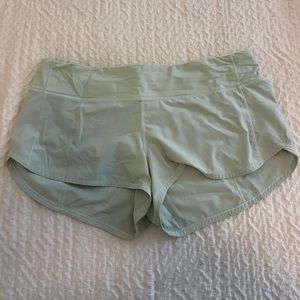 Lululemon Women's Light Green Speed Shorts Low Rise 2.5"